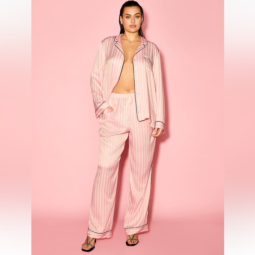 VICTORIA'S SECRET
Glazed Satin Long Pajama Set